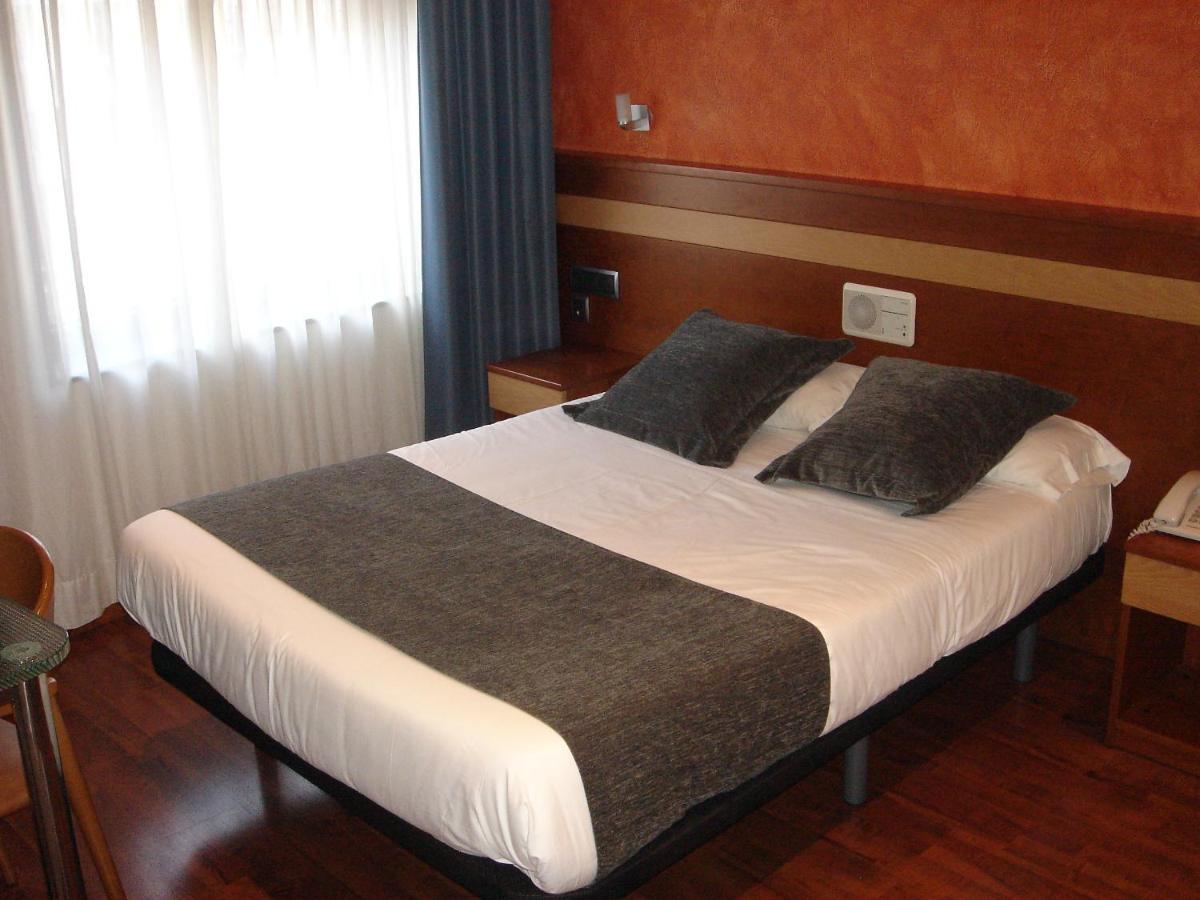 Hotel Iris Granollers Ngoại thất bức ảnh