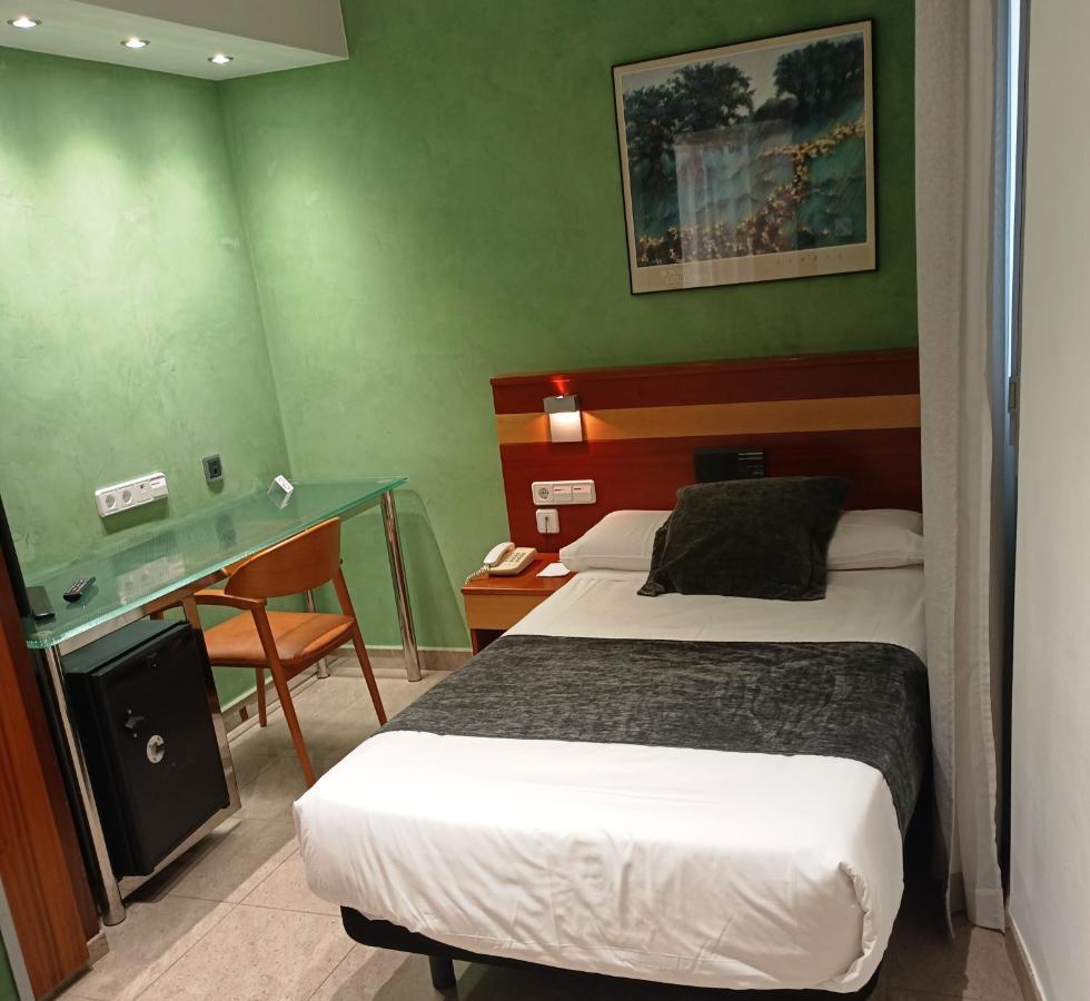 Hotel Iris Granollers Ngoại thất bức ảnh